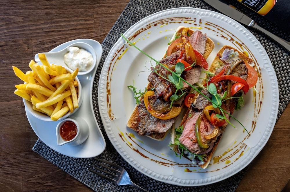 The Inn Hotel Bar And Restaurant Saint Helier Jersey Esterno foto